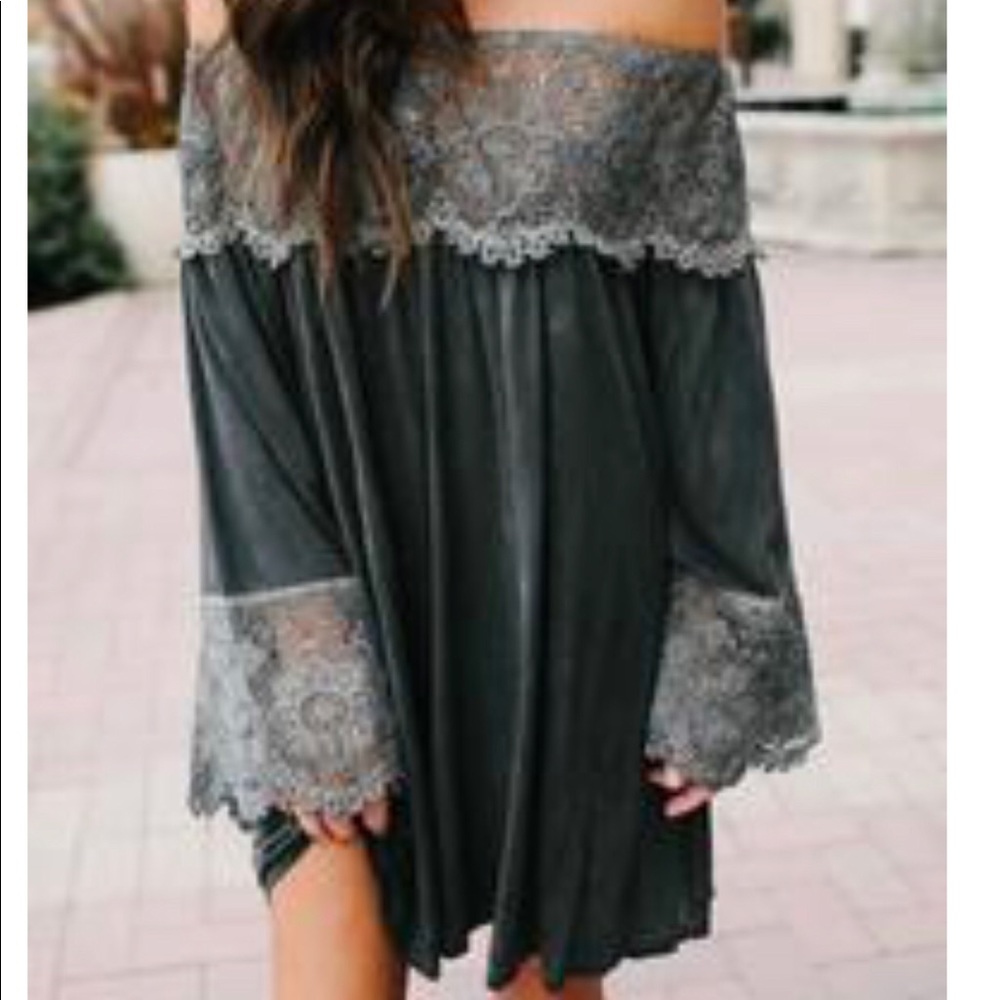 Vici Collection Off the Shoulder Tunic